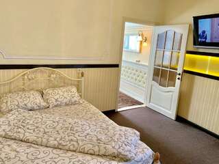 Апартаменты Apartment near the Opera House 2 separate bedrooms for 4 guests Львов Апартаменты с 2 спальнями-4